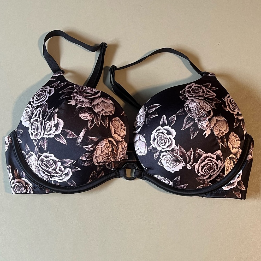 Victoria’s Secret Very Sexy Lined Demi Plunge Bra Size 34D NWOT